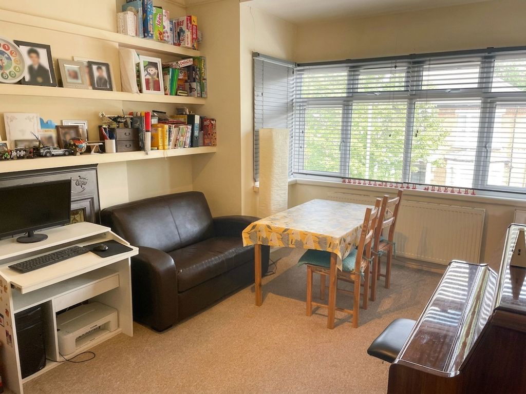 Property photo 2 of 6
