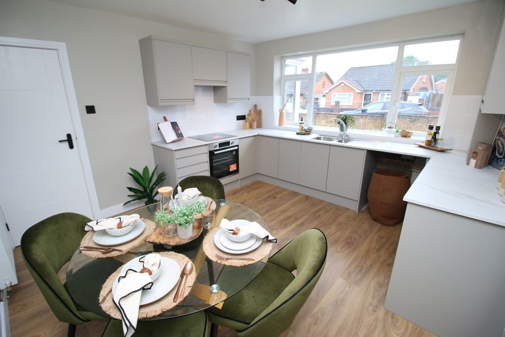 Property photo 3 of 14 Img_7406