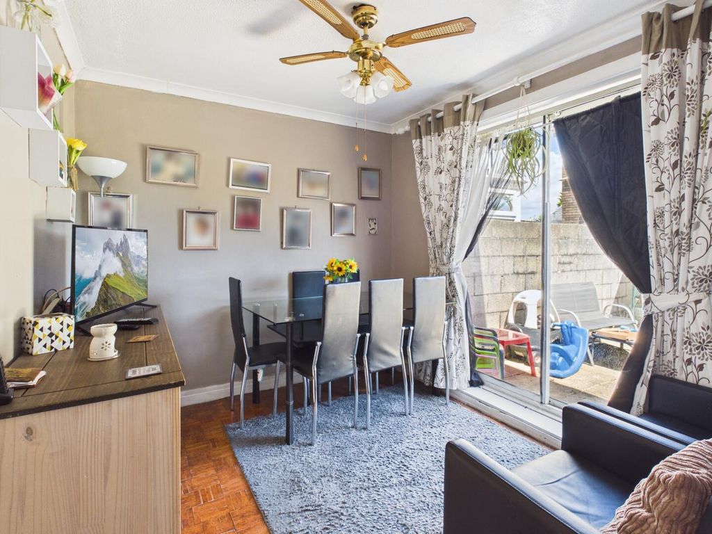 Property photo 3 of 15 Dining Room