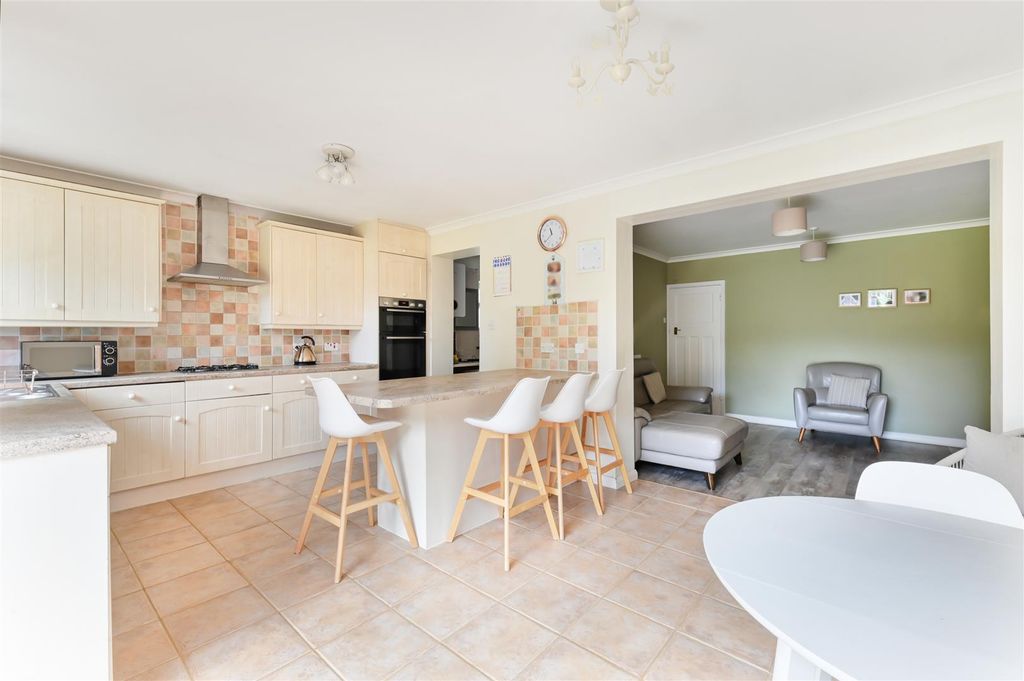 Property photo 3 of 16 Ruden Way,  (9).Jpg