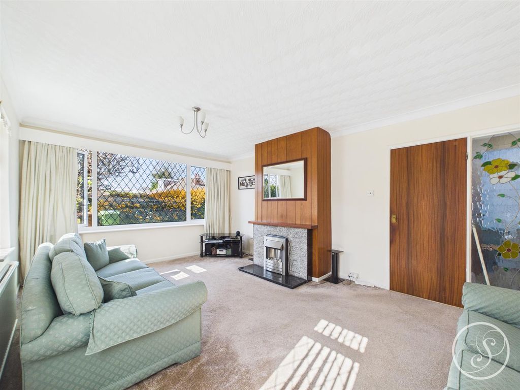 Property photo 2 of 22 Lounge