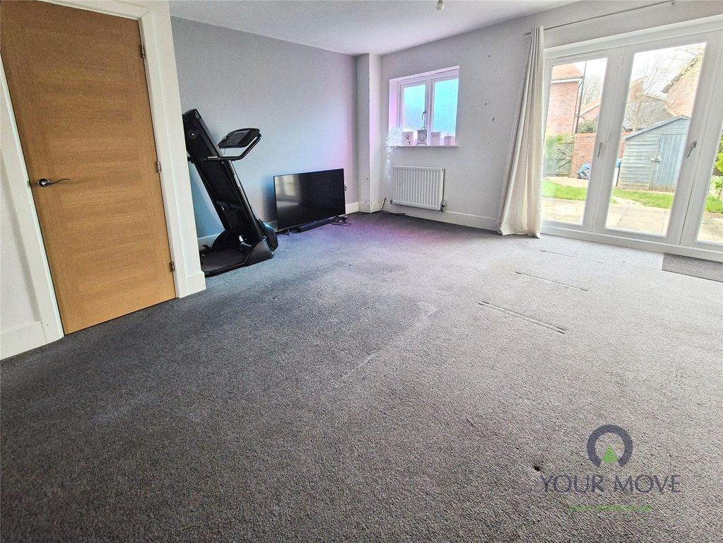 Property photo 2 of 14 Lounge