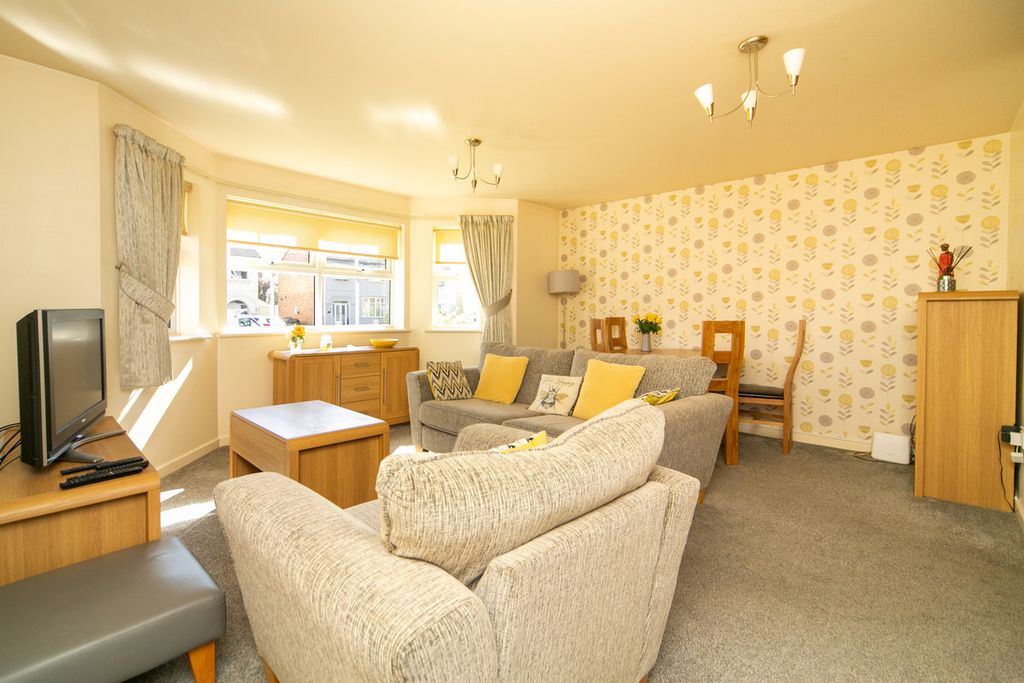 Property photo 3 of 18
