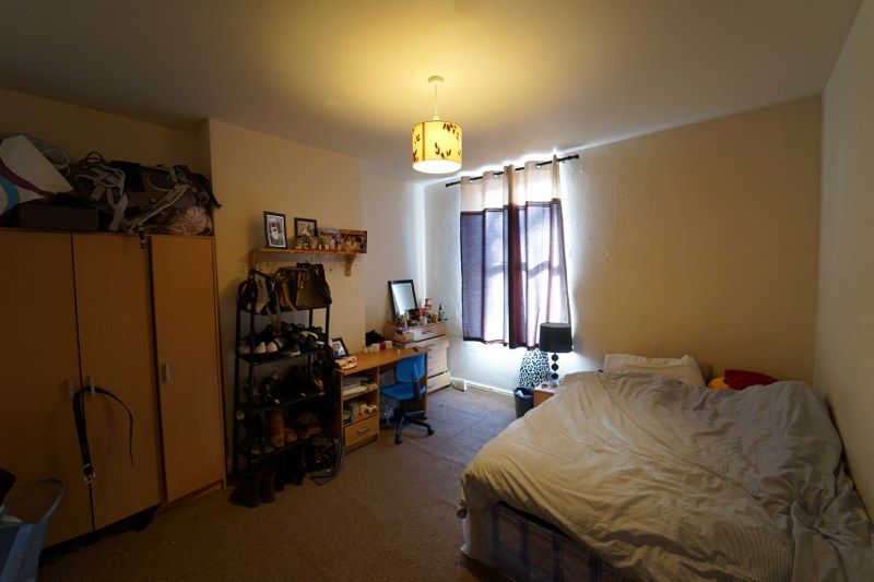 Property photo 3 of 9 Bedroom