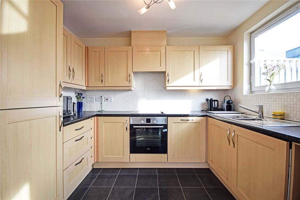Property photo 2 of 12 Picture No. 21