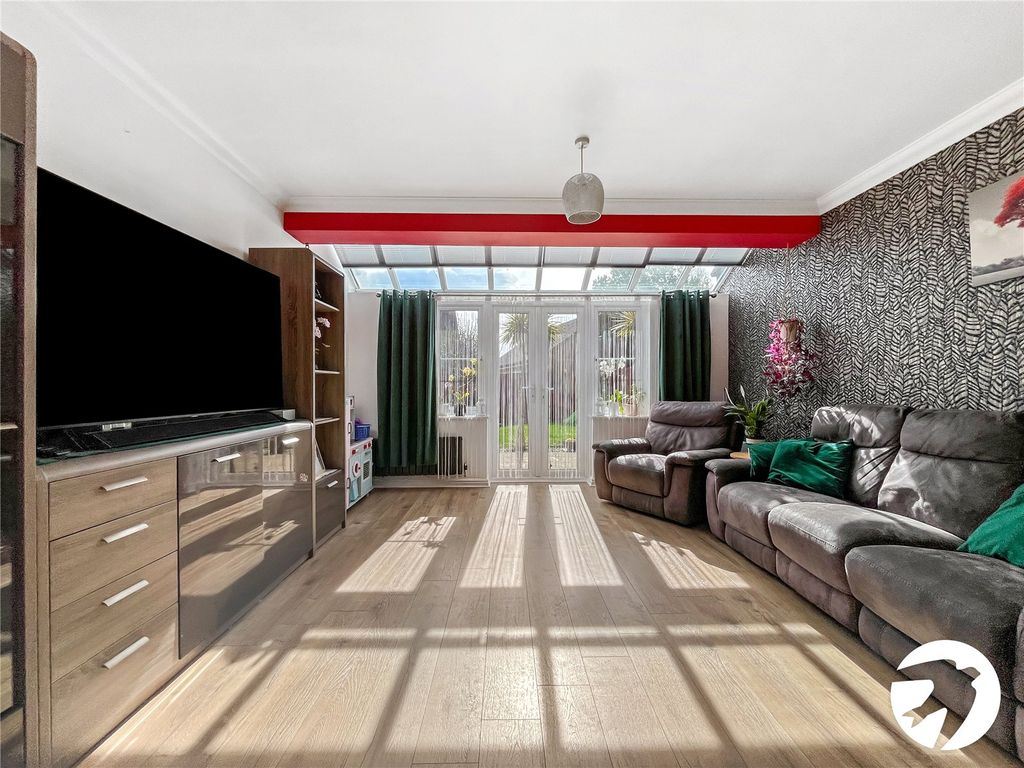 Property photo 2 of 18 Picture No. 10