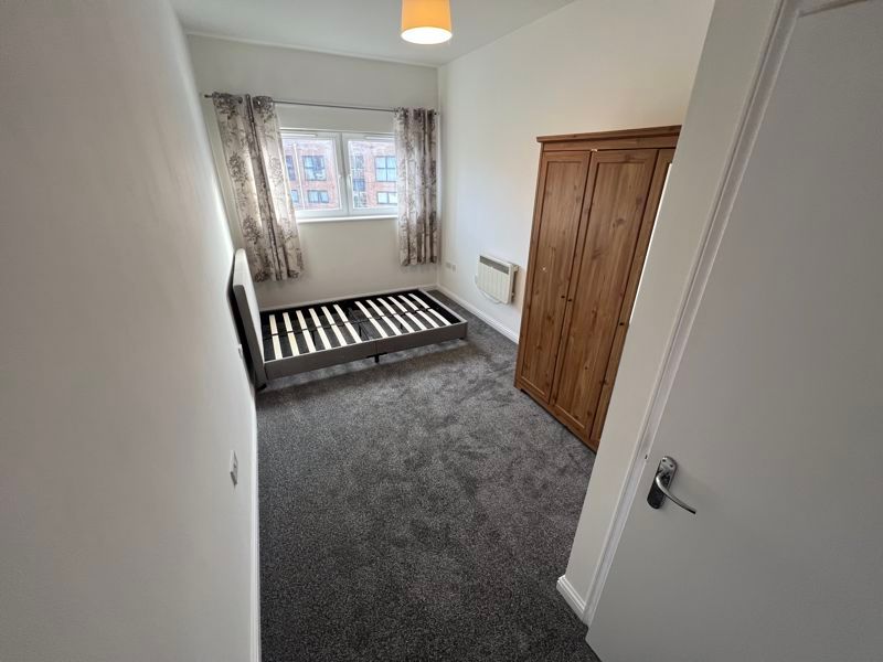 Property photo 2 of 9 Bedroom