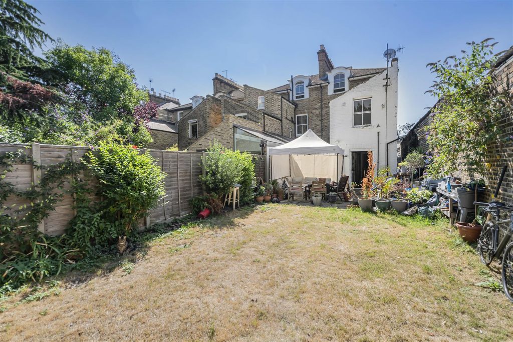 Property photo 2 of 18