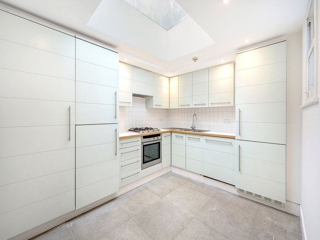 Property photo 2 of 12 Beak Street