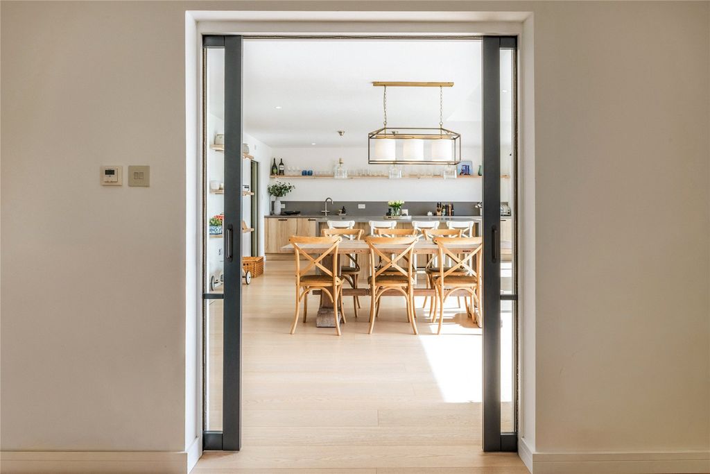 Property photo 1 of 23 Dining/Kitchen