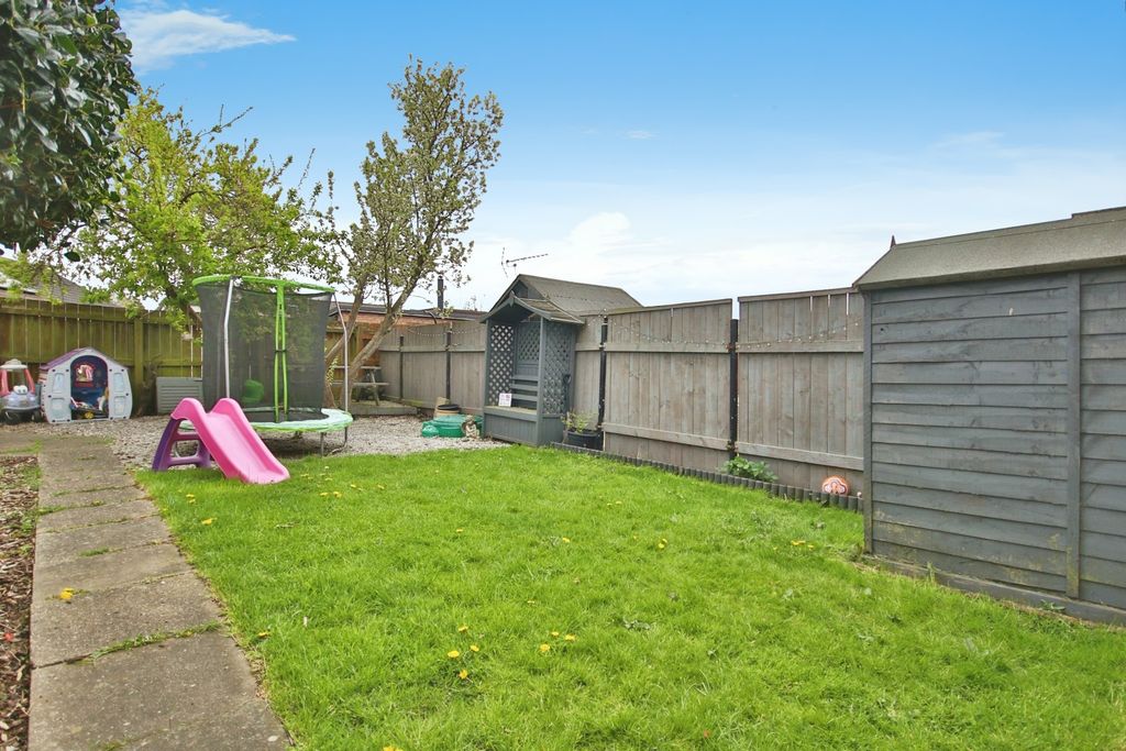 Property photo 3 of 11 4007005