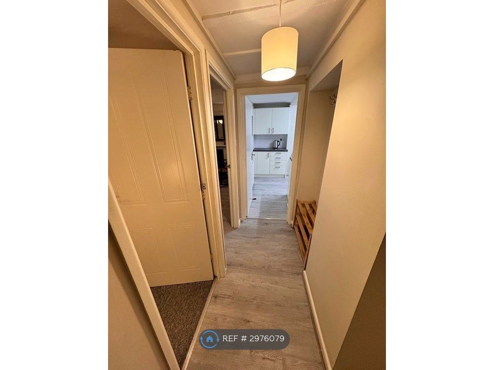 Property photo 3 of 4 Hallway