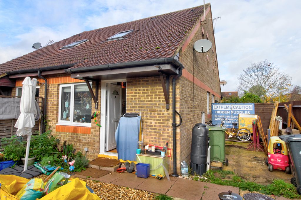 Property photo 2 of 10 Front