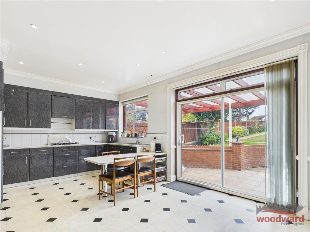 Property photo 2 of 24 Kitchen