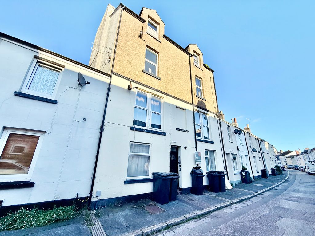 Property photo 1 of 8 1