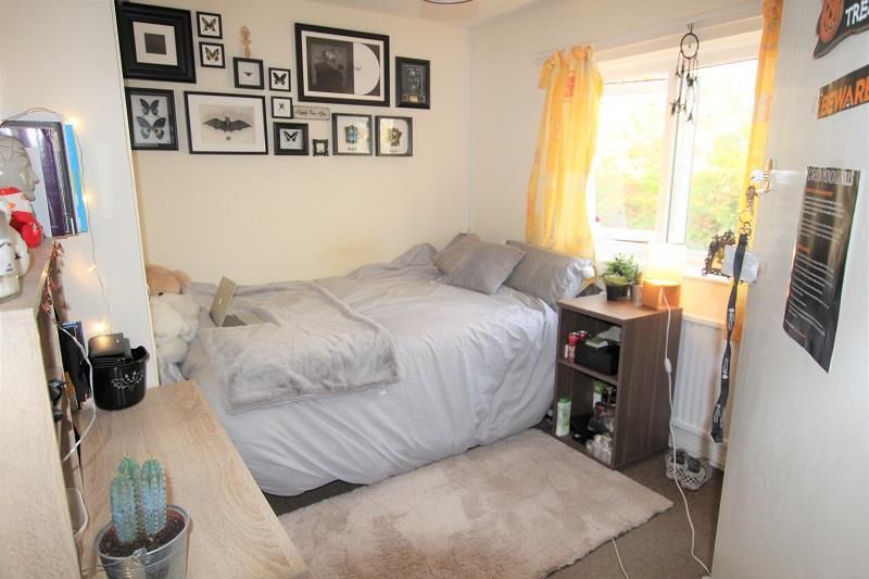 Property photo 2 of 5 P1475 Bed.Jpg