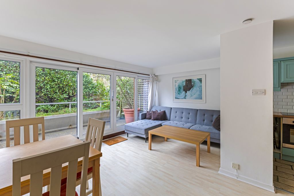 Property photo 1 of 10 Reception