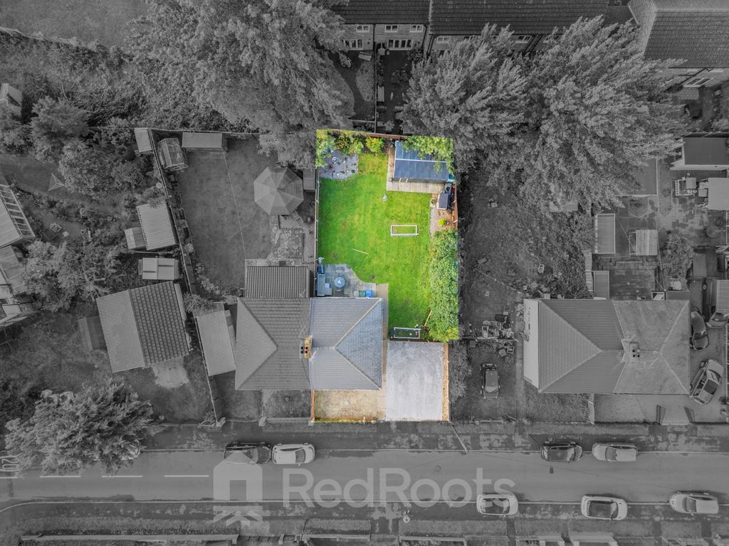 Property photo 2 of 13 5692711
