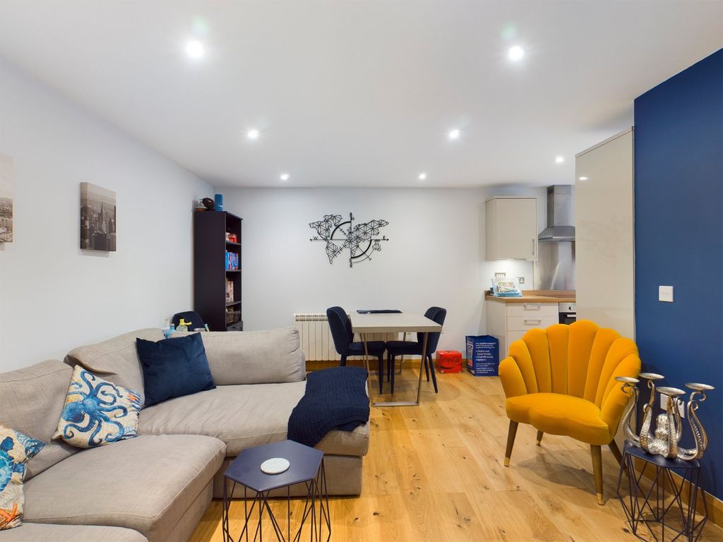 Property photo 1 of 9 Picture No. 16