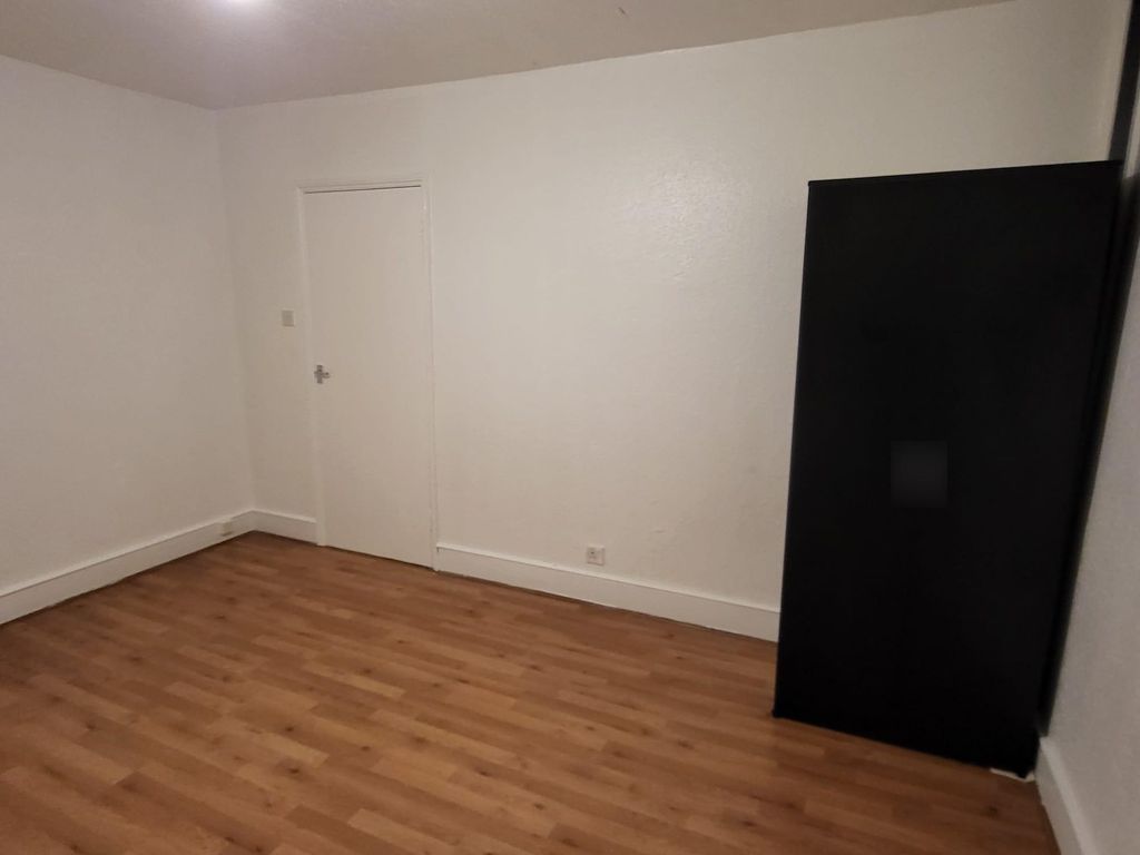 Property photo 1 of 6 Photo 0