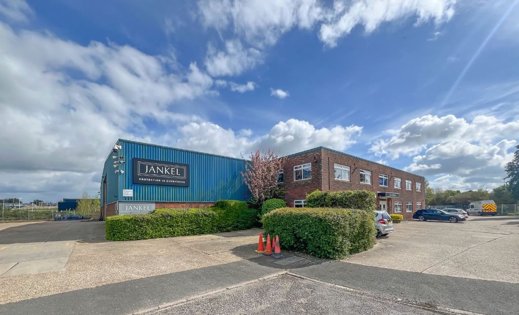 Property photo 1 of 7 Unit 4, Brookside Avenue