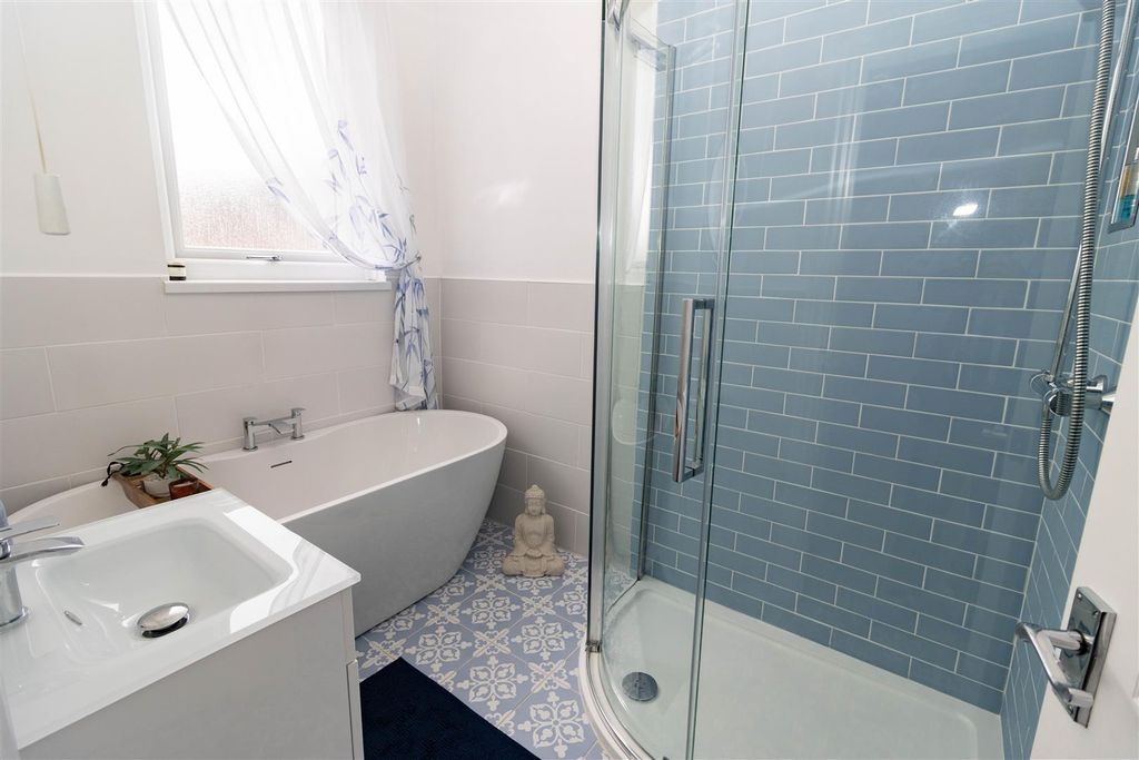 Property photo 3 of 17 Shower Room