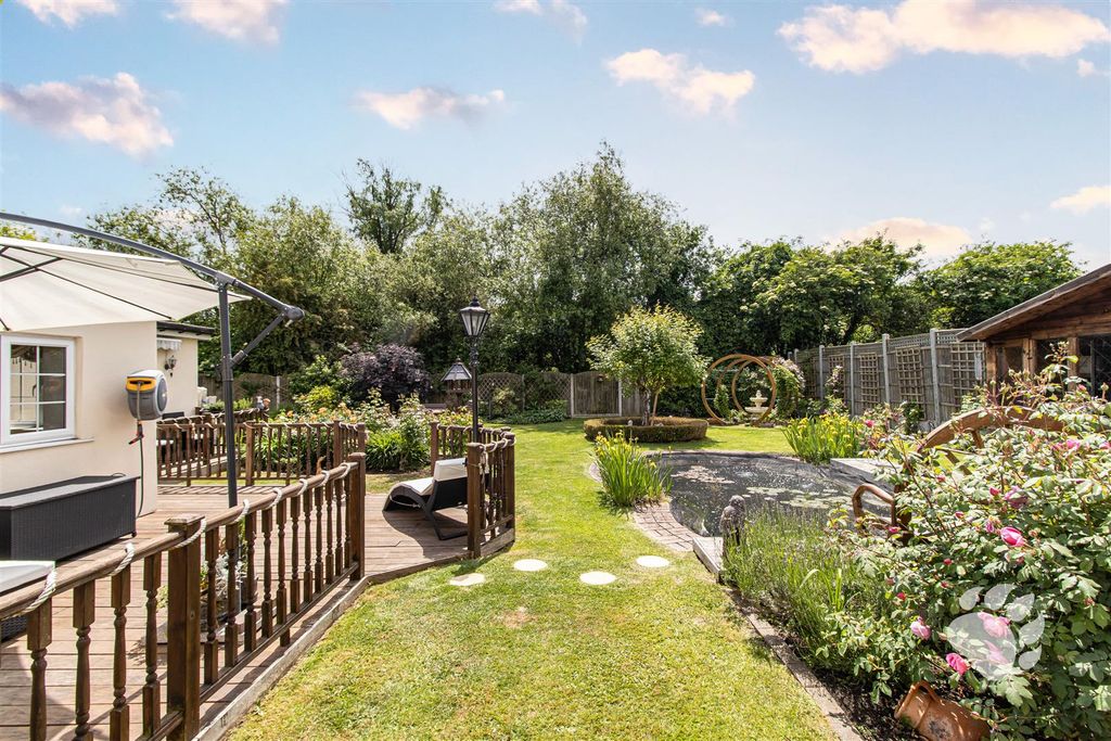 Property photo 3 of 39 Garden