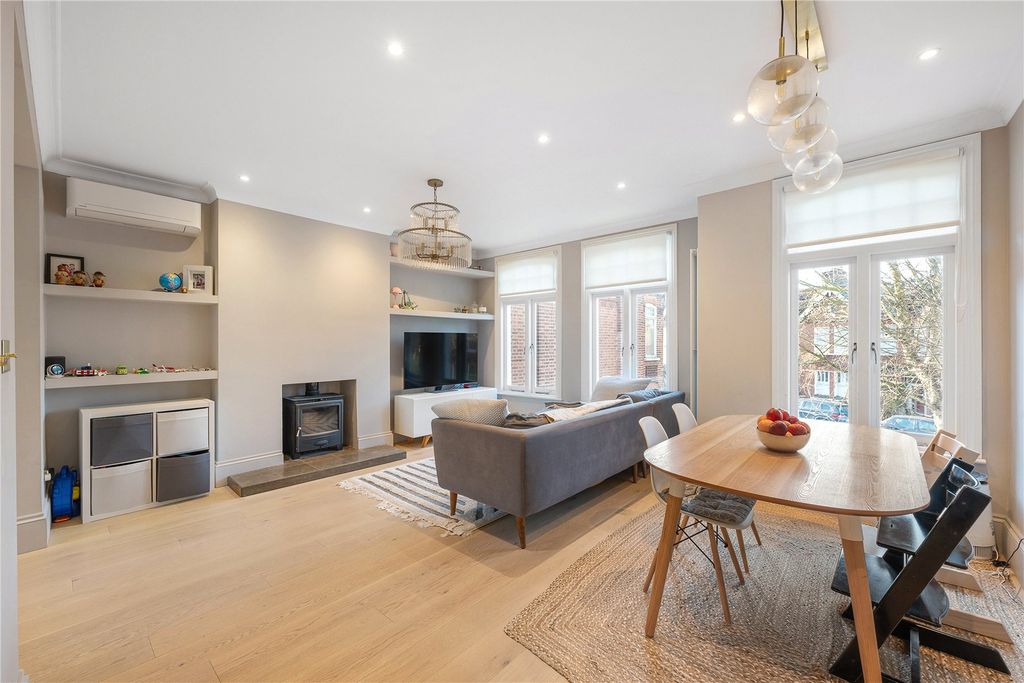 Property photo 2 of 9 Picture No. 23