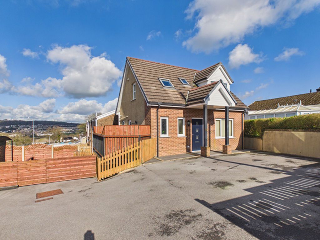 Property photo 1 of 33 Photo 4