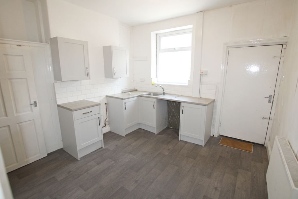 Property photo 3 of 6 3