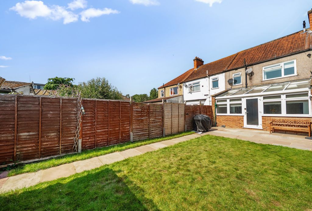 Property photo 2 of 13 1335120-11-689B17...