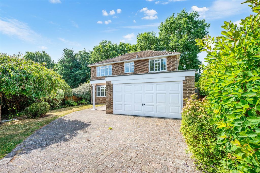 Property photo 1 of 19 Anderson Close,  (19).Jpg