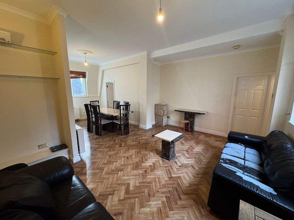 Property photo 3 of 13 Gallery