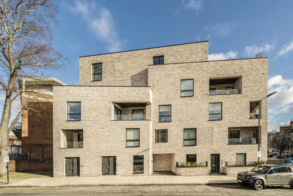 Property photo 1 of 9