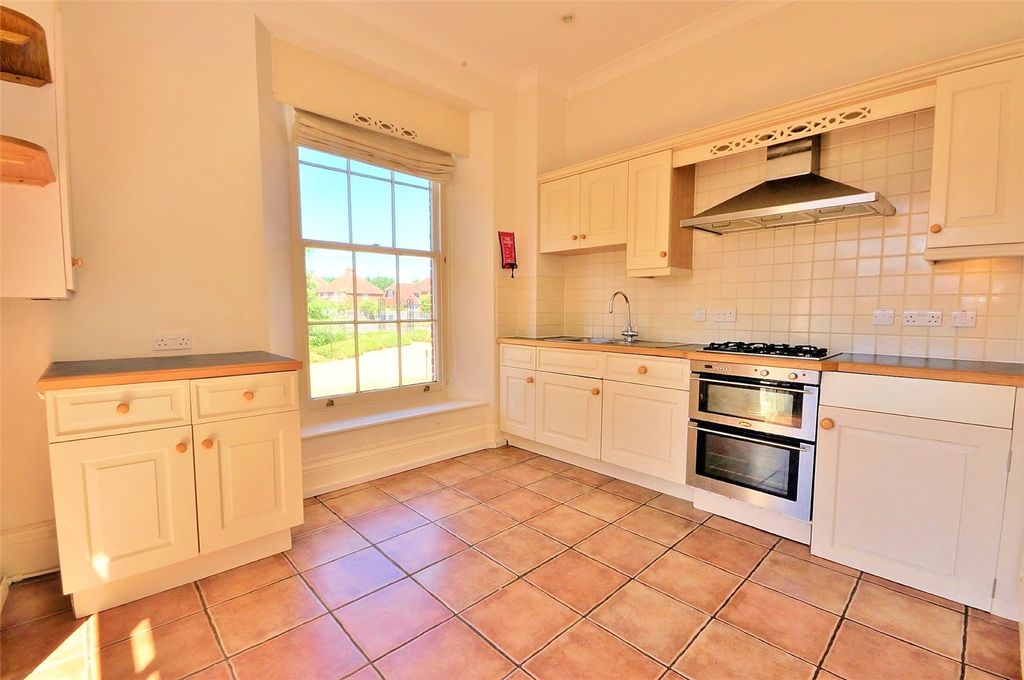 Property photo 2 of 12 Picture No. 21