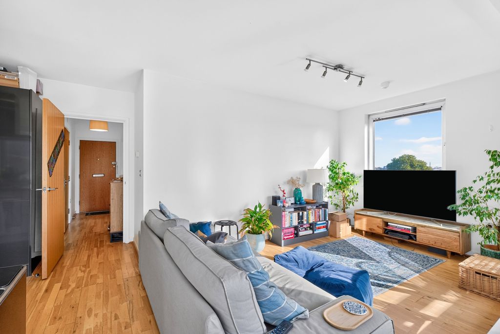 Property photo 1 of 16 Pbox-Img.Jpg