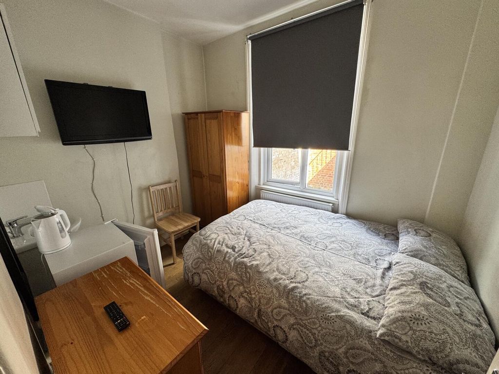Property photo 3 of 12 Bedroom