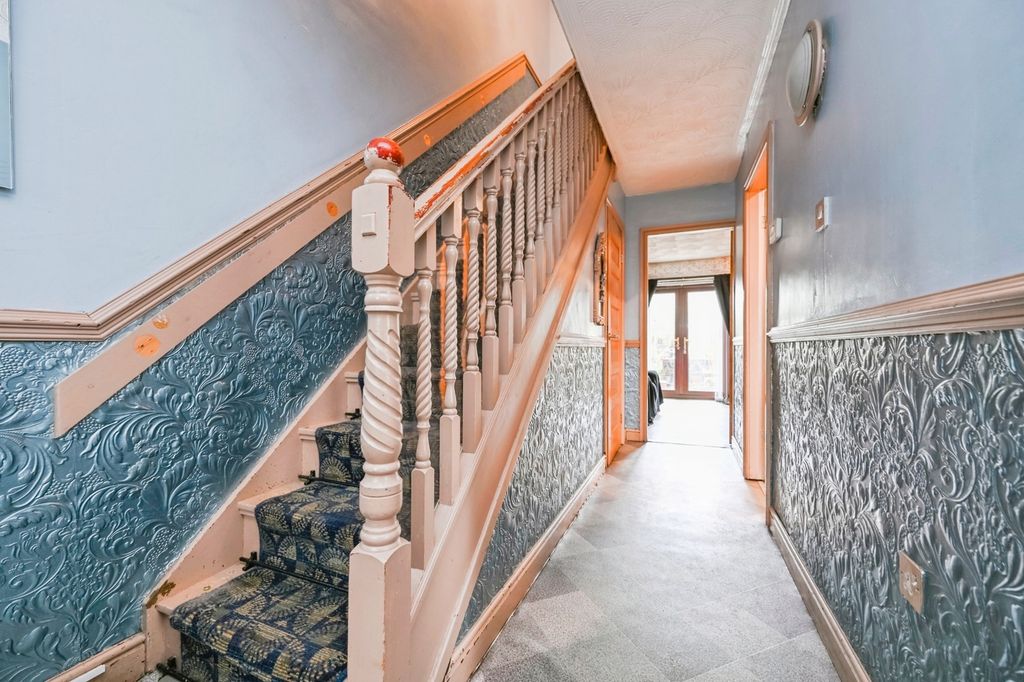 Property photo 2 of 13 Pbox-Img.Jpg