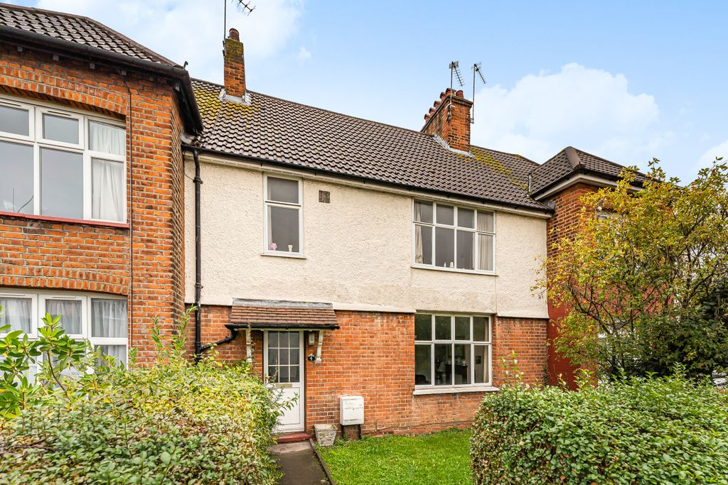 Property photo 2 of 9 4 Rose Gardens-6