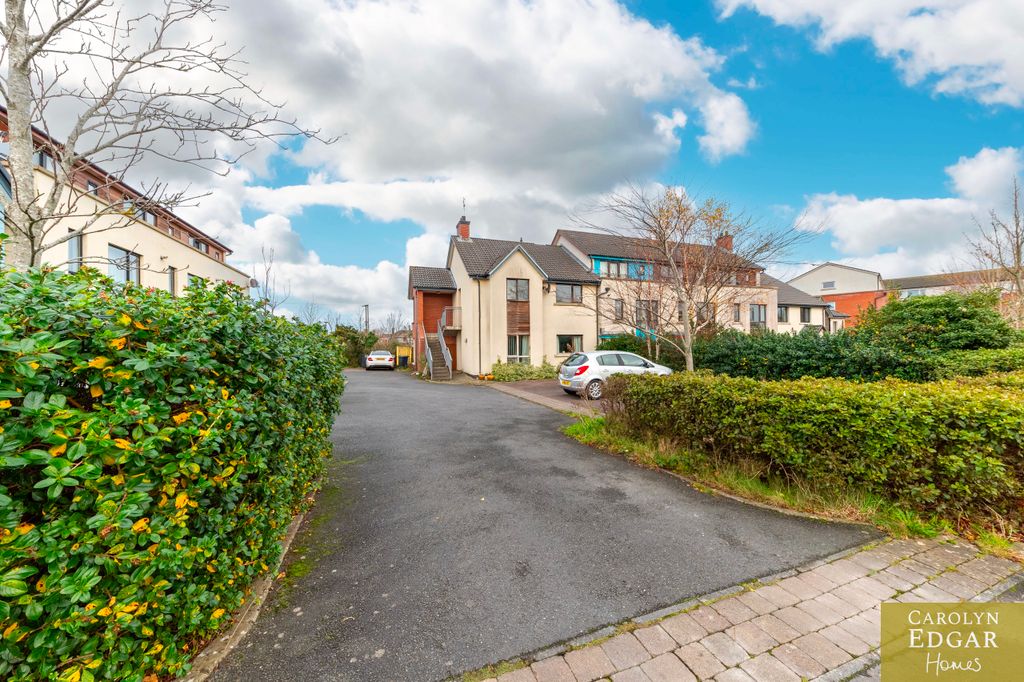 Property photo 1 of 25 007