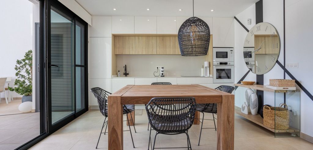 Property photo 3 of 42