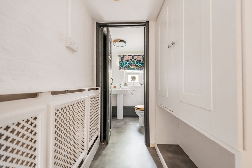 Property photo 3 of 17 Rear Lobby