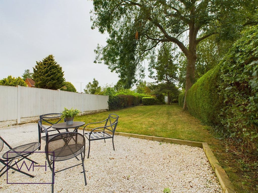 Property photo 3 of 20 Garden Patio