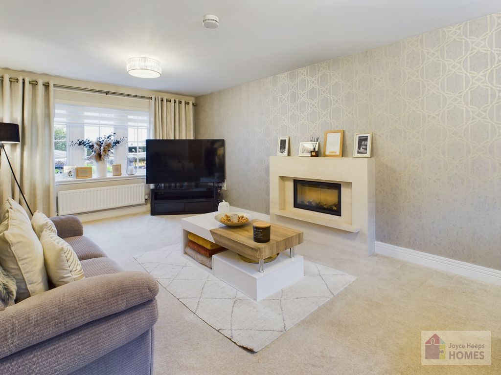 Property photo 2 of 27