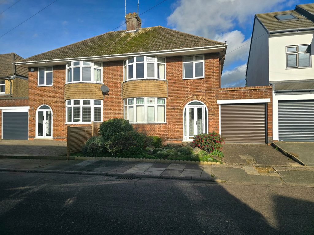 Property photo 1 of 21 Front