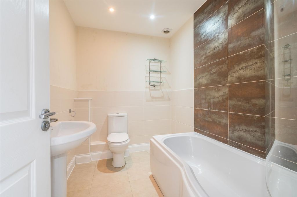 Property photo 3 of 16 No5_19.Jpg