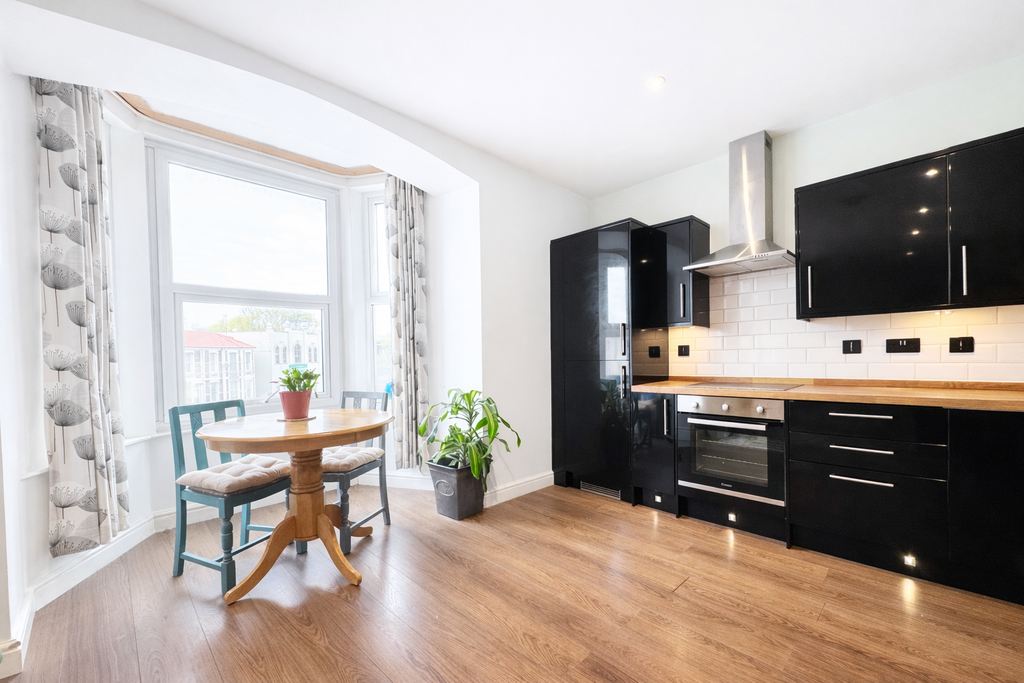 Property photo 3 of 12 Kitchen/Dining Area