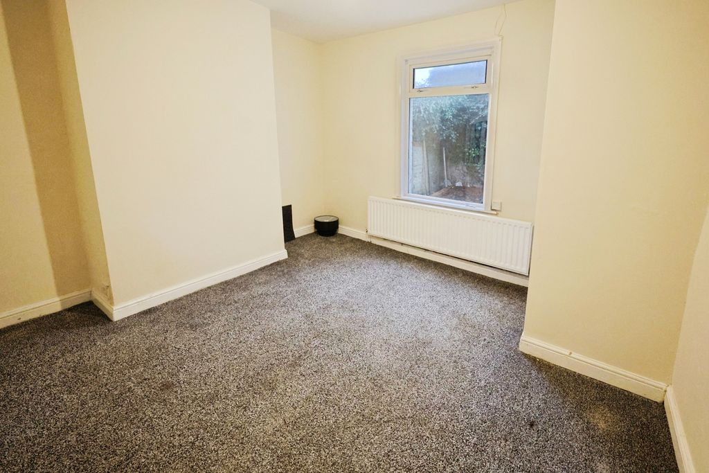 Property photo 3 of 8 Pbox-Img.Jpg