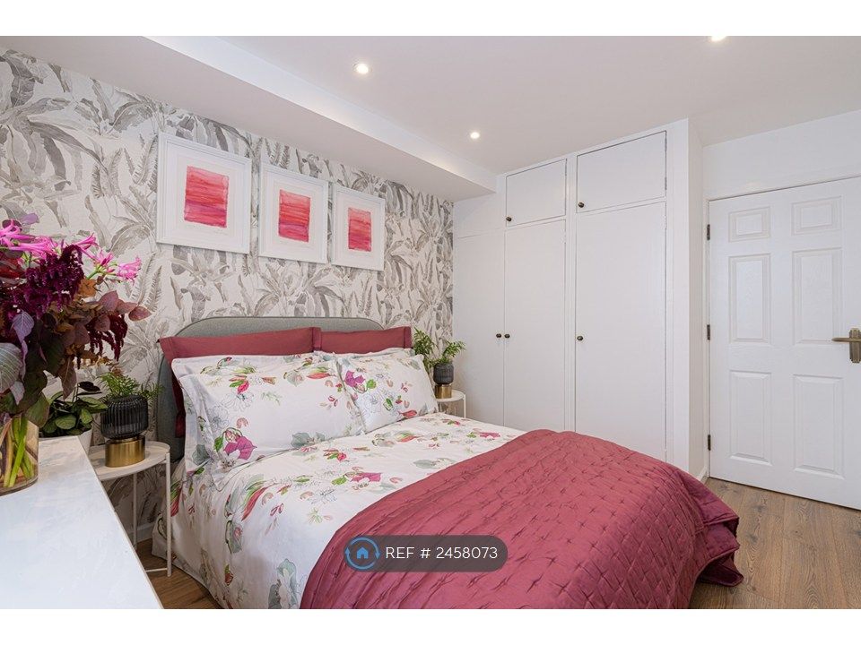 Property photo 2 of 32