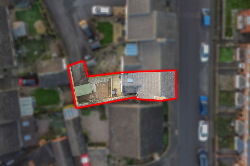 Property photo 2 of 27